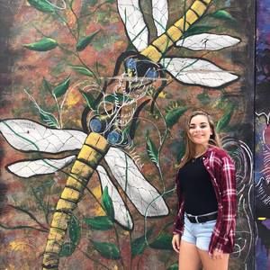 Meet your Posher, Caylin